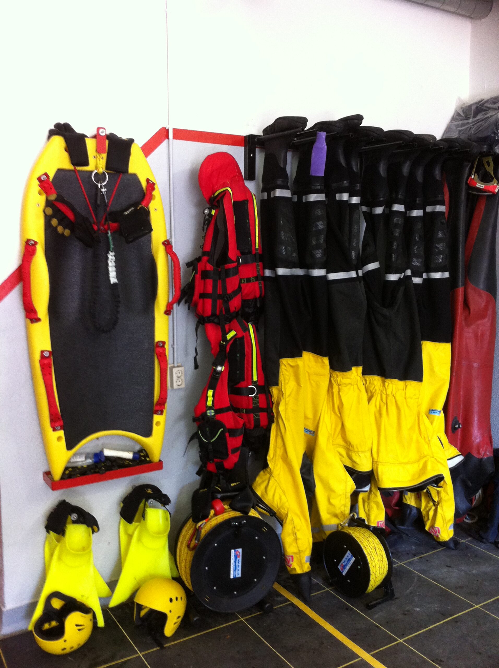 RiverX Ice Rescue Board 735 Removable Ice Rail Kit